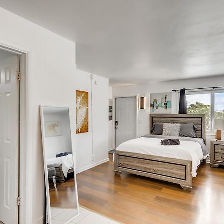 וסט פאלם ביץ' Coral Sands Huge Studio W/ 2 Queen Beds! מראה חיצוני תמונה