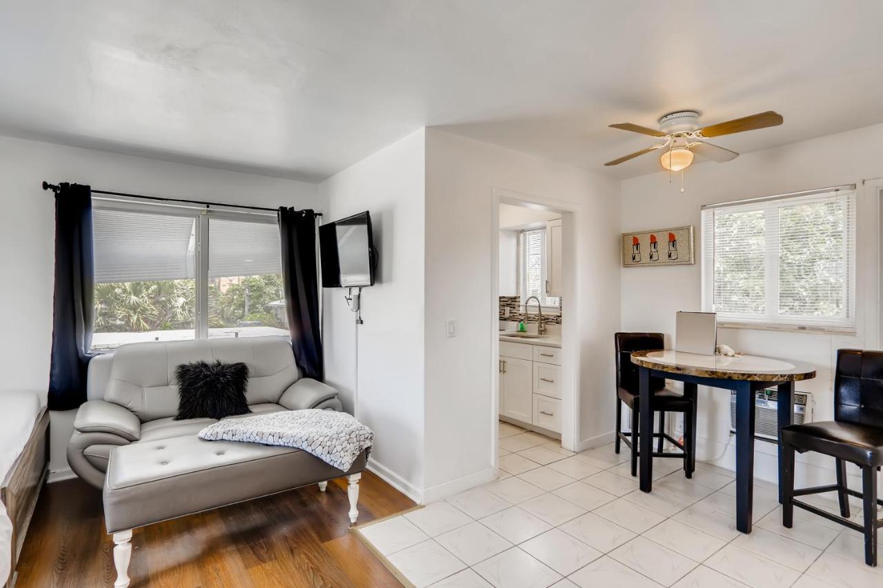 וסט פאלם ביץ' Coral Sands Huge Studio W/ 2 Queen Beds! מראה חיצוני תמונה